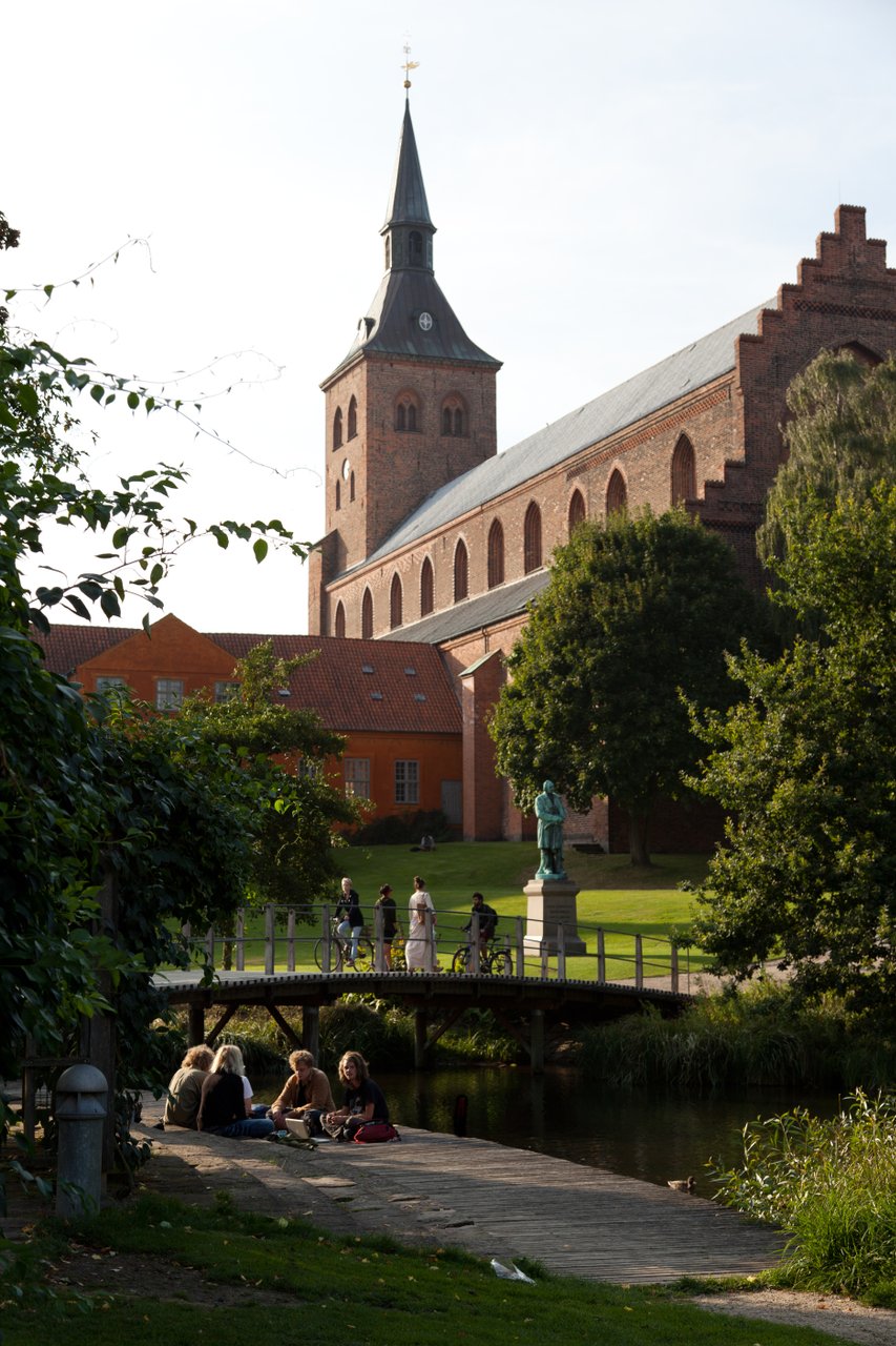 Odense Domkirke, set fra Eventyrhaven